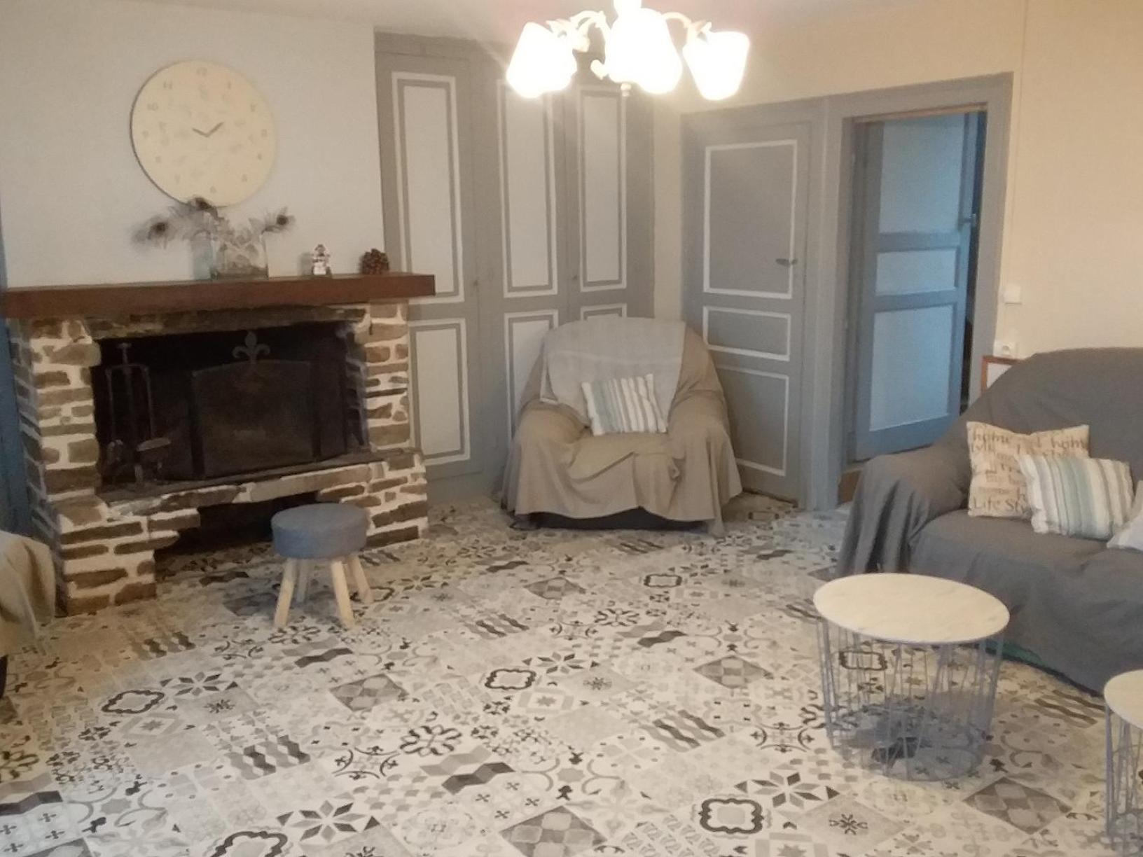 Grand Gite A La Campagne Couvains  Extérieur photo